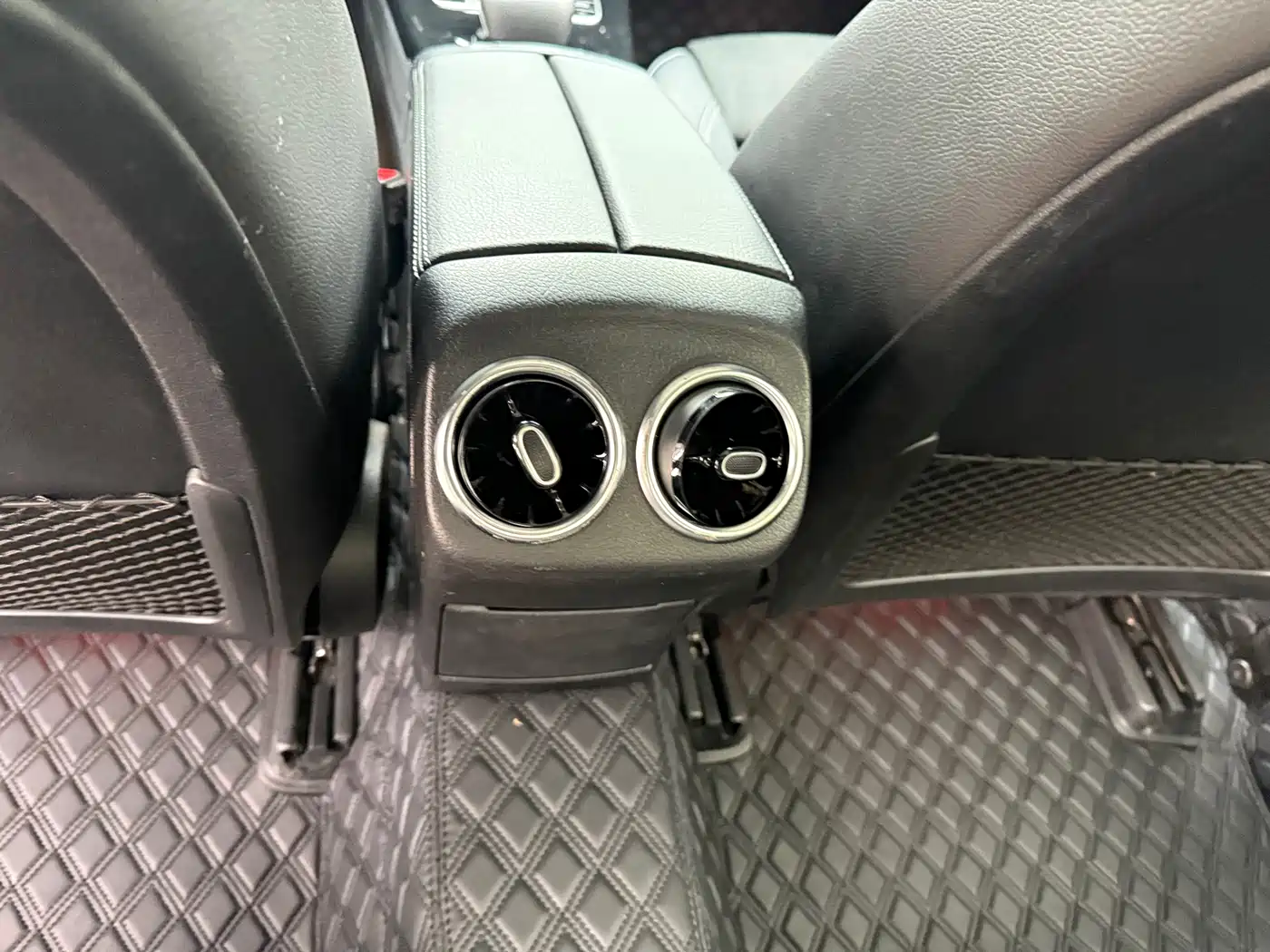 Mercedes-Benz A-Class 2020 A 200 L Sport Sedan фото 33