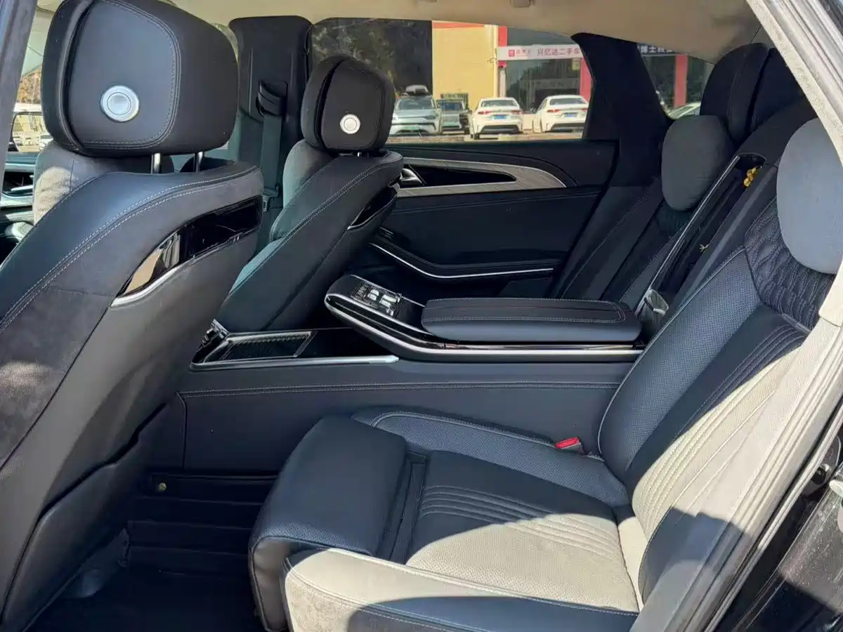 Фото 4 - Hongqi H9