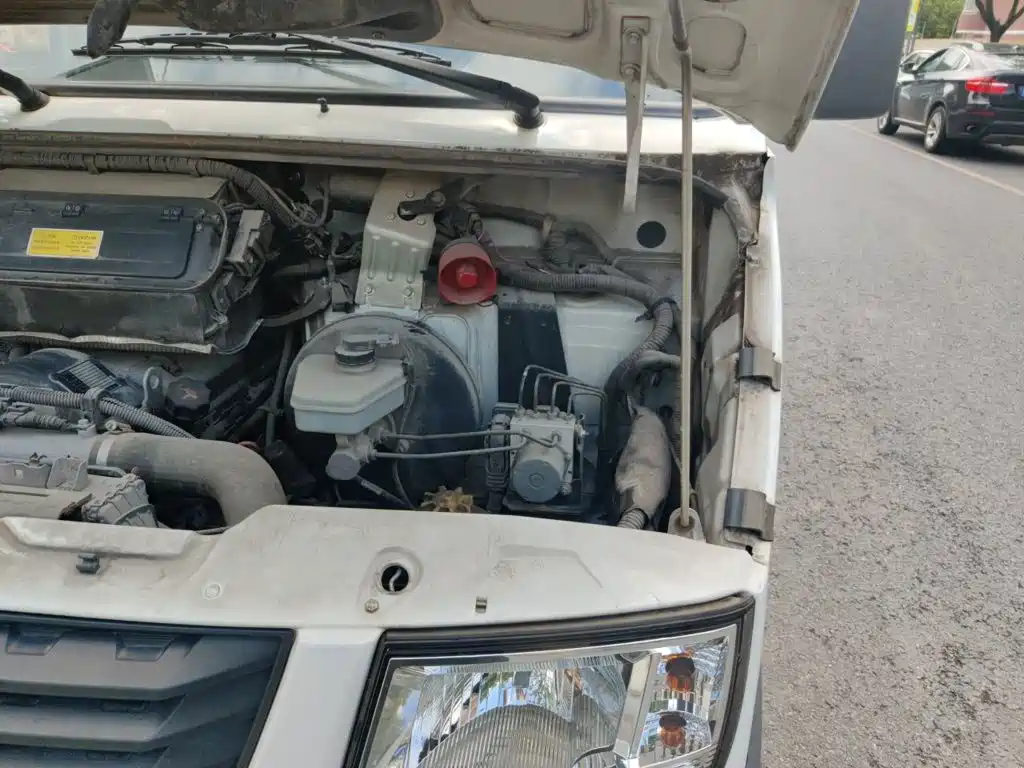 Iveco Daily 2020 2020 Model 2.5T A35 Bus Dual-Tire Medium Roof 5-9 Seats with Side Sliding Door China V