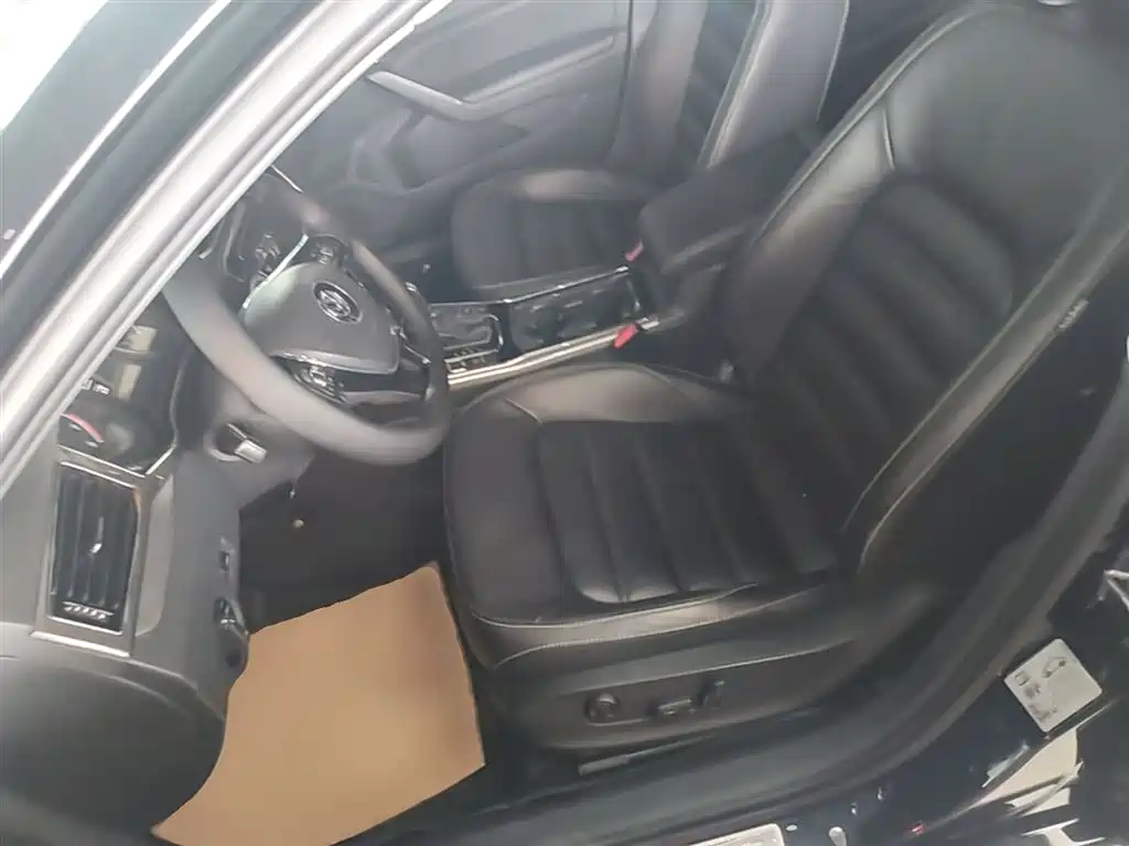 Volkswagen Passat 2017 330TSI DSG Prestige фото 15