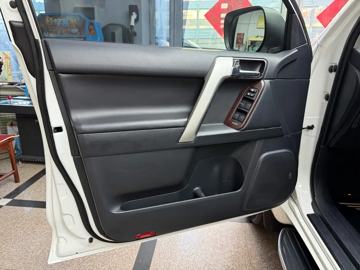 Toyota Prado 2014 4.0L Automatic TX-L фото 16