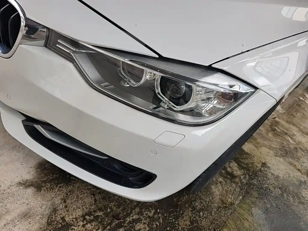 Photo 24 - BMW 3 Series