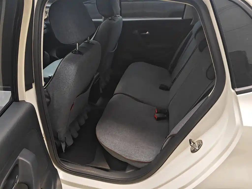 Volkswagen Polo 2016 1.6L Automatic Comfort фото 17