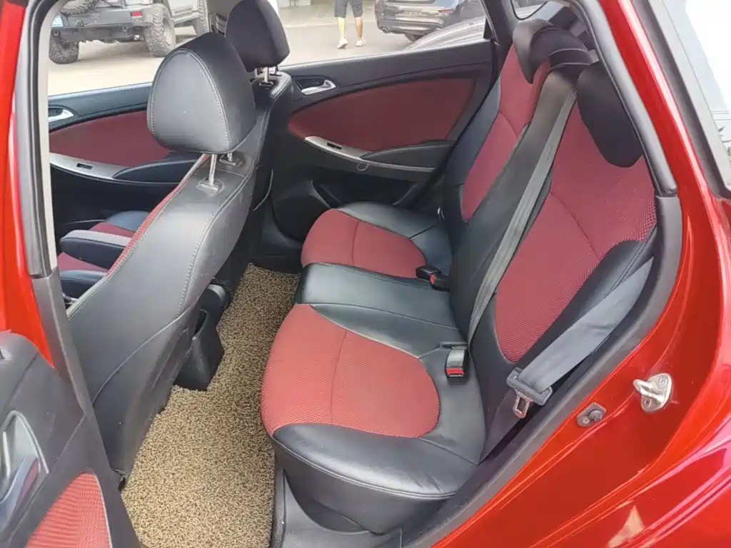 Hyundai Reina 2015 2014 Model 1.6L Automatic TOP
