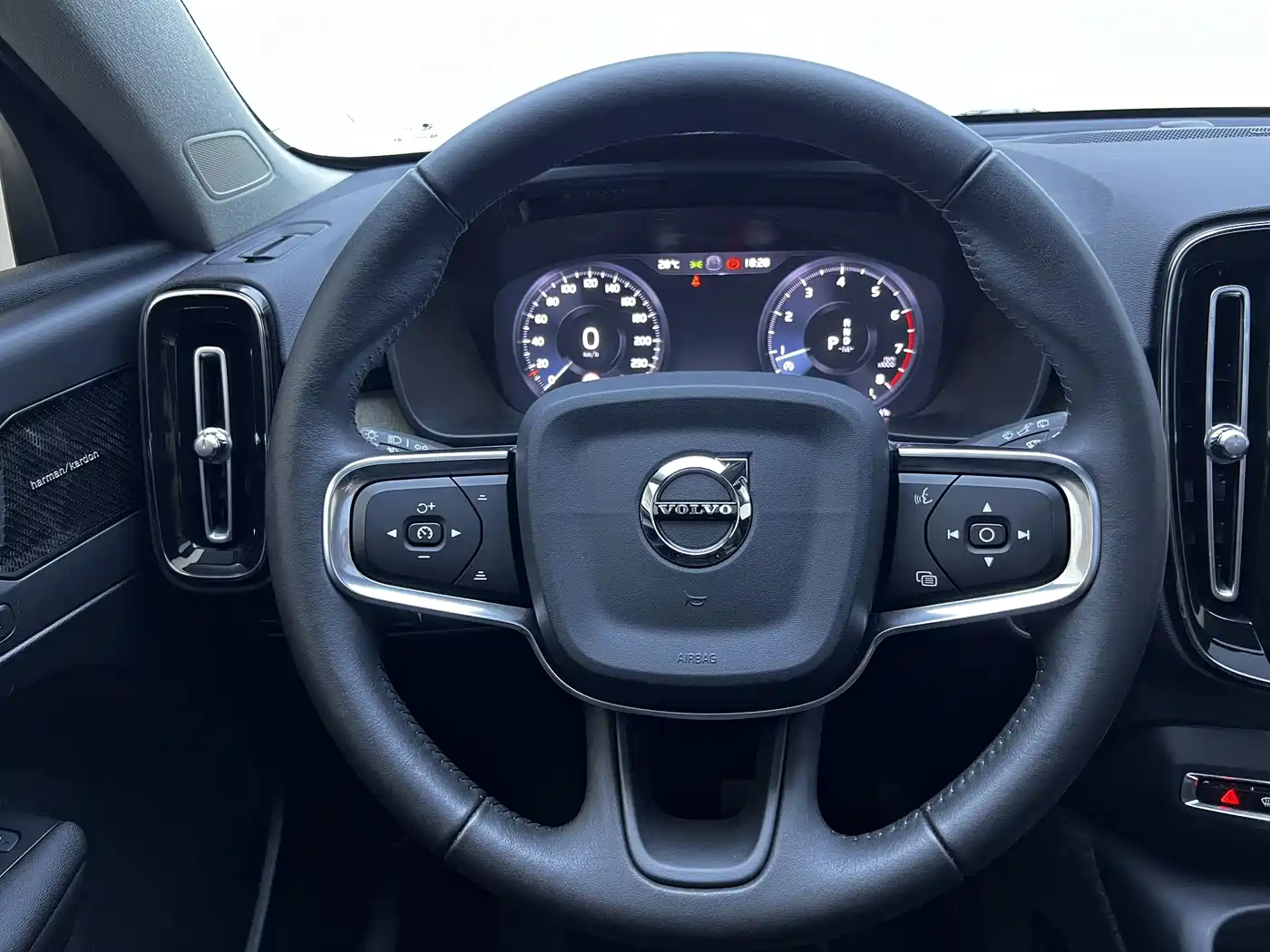 Volvo XC40 2020 2020 T4 AWD Momentum Luxury Edition