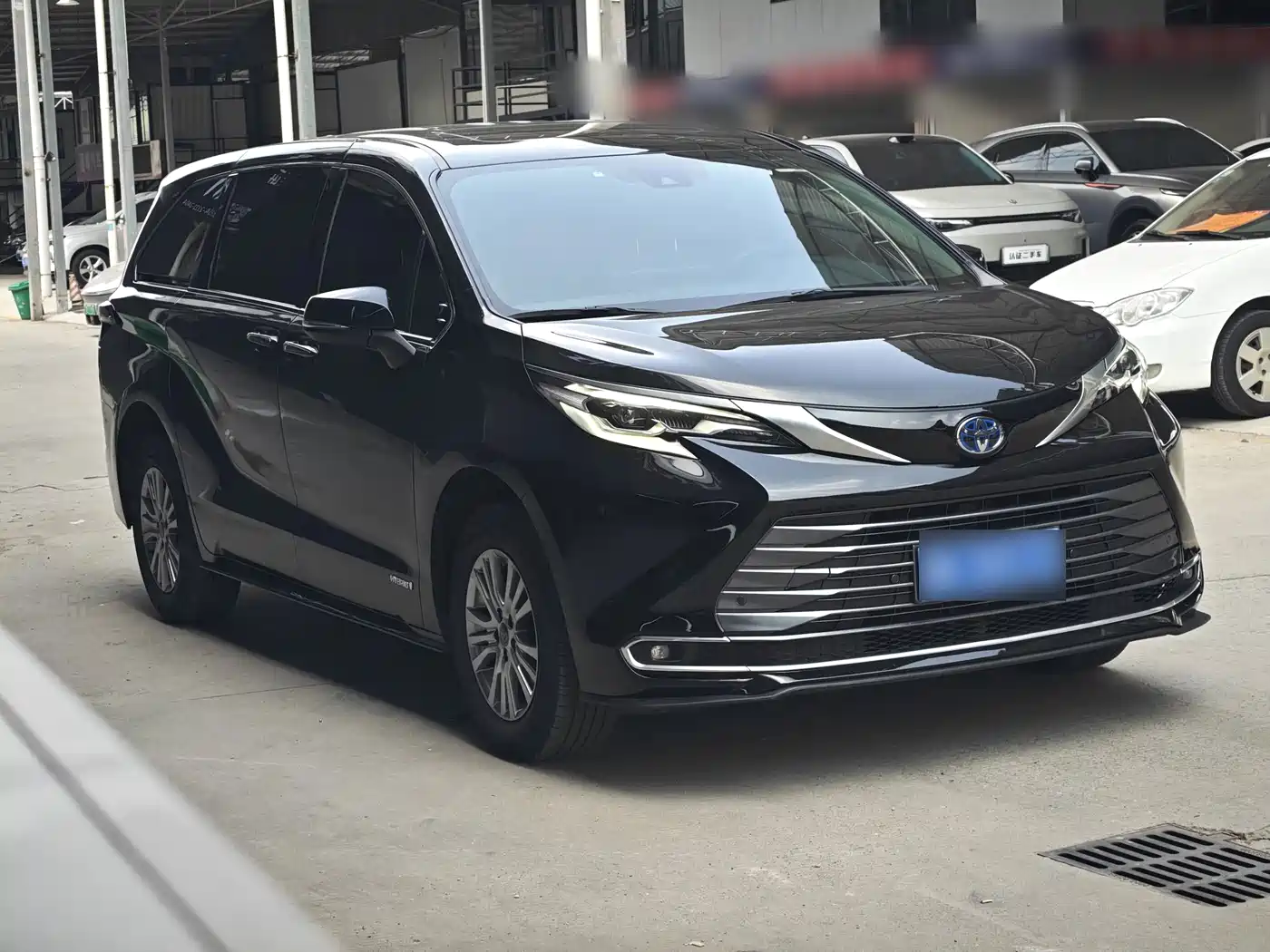 Фото 3 - Toyota Sienna