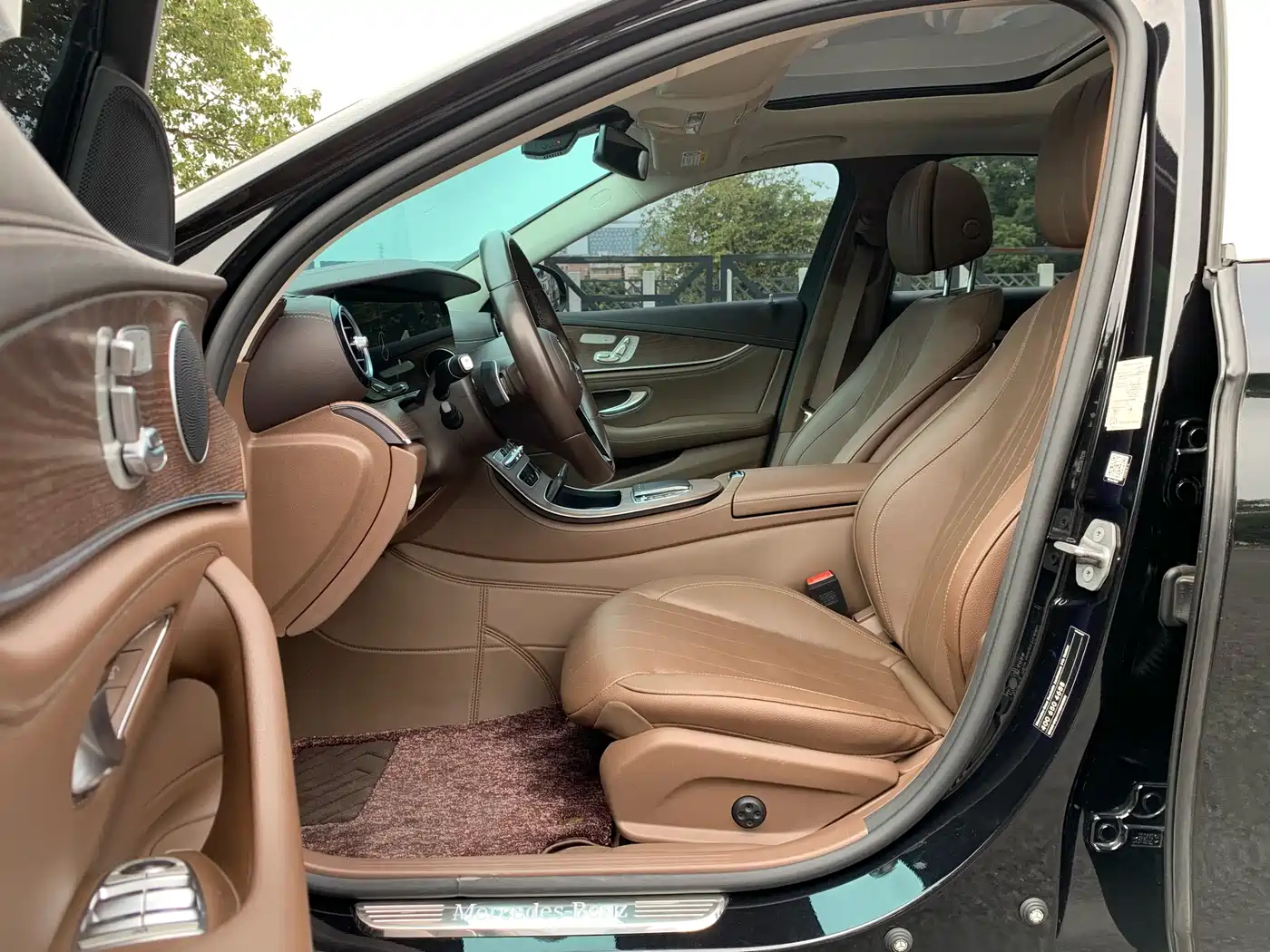 Mercedes-Benz E-Class New Energy 2022 Facelift II E 350 e L Plug-in Hybrid Sedan фото 14