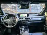 Фото 24 - Lexus UX