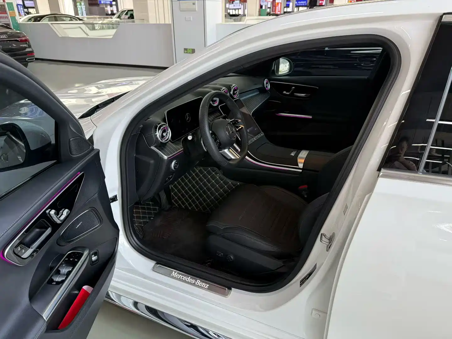 Фото 6 - Mercedes-Benz C-Class