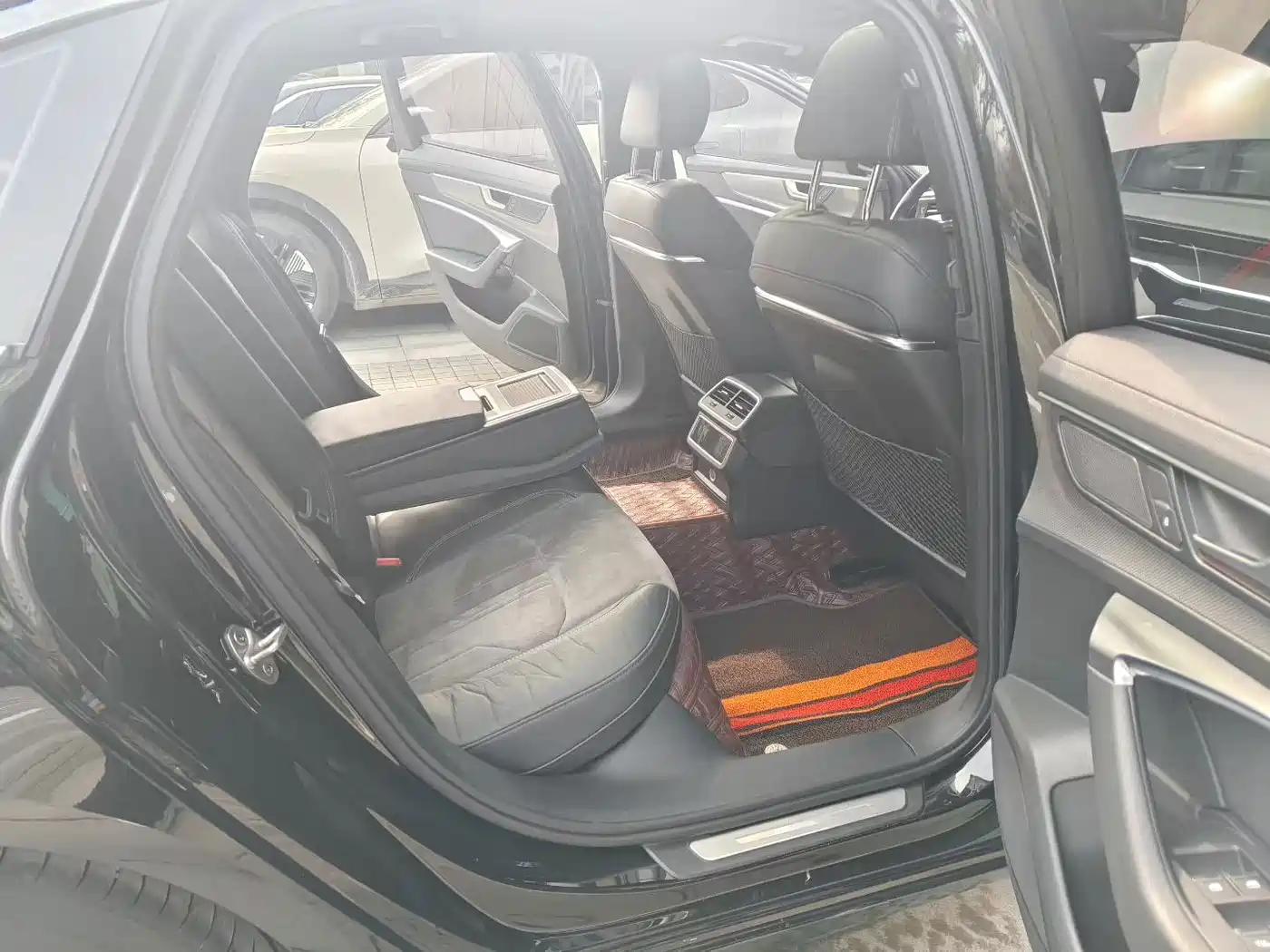 Фото 5 - Audi A6L