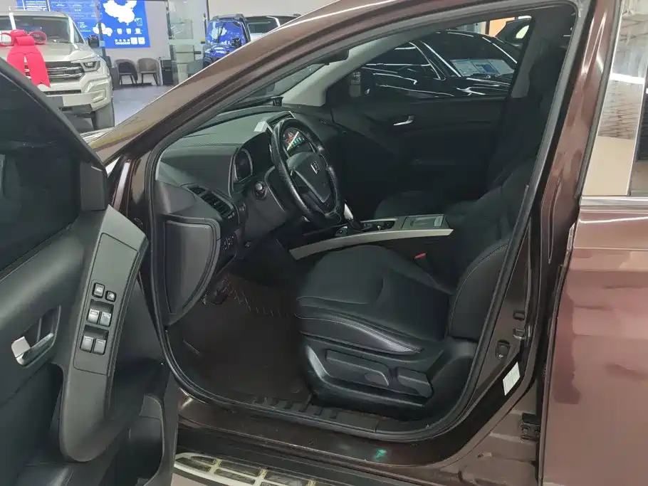 Luxgen U6 SUV 2016 2015 1.8T Innovation Upgrade