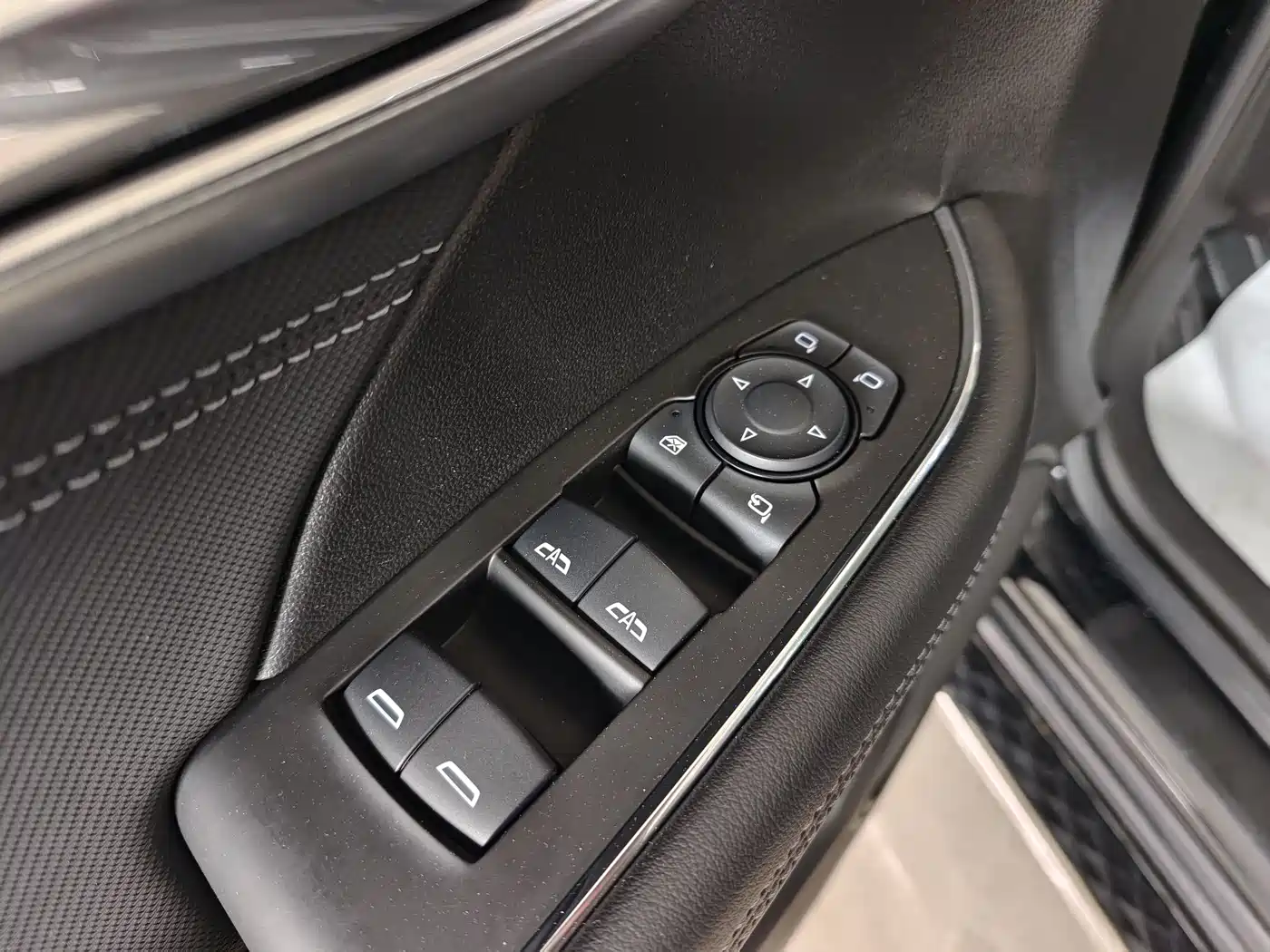 Buick Envision Plus 2025 Enclave Plus 28T 2WD Platinum Edition фото 7