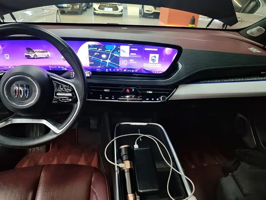 Photo 13 - Buick LaCrosse