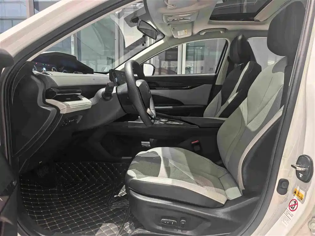 Changan UNI-V iDD 2023 2023 Smart Electric iDD 1.5T 113km Smart Fun Type (Rapid Edition)