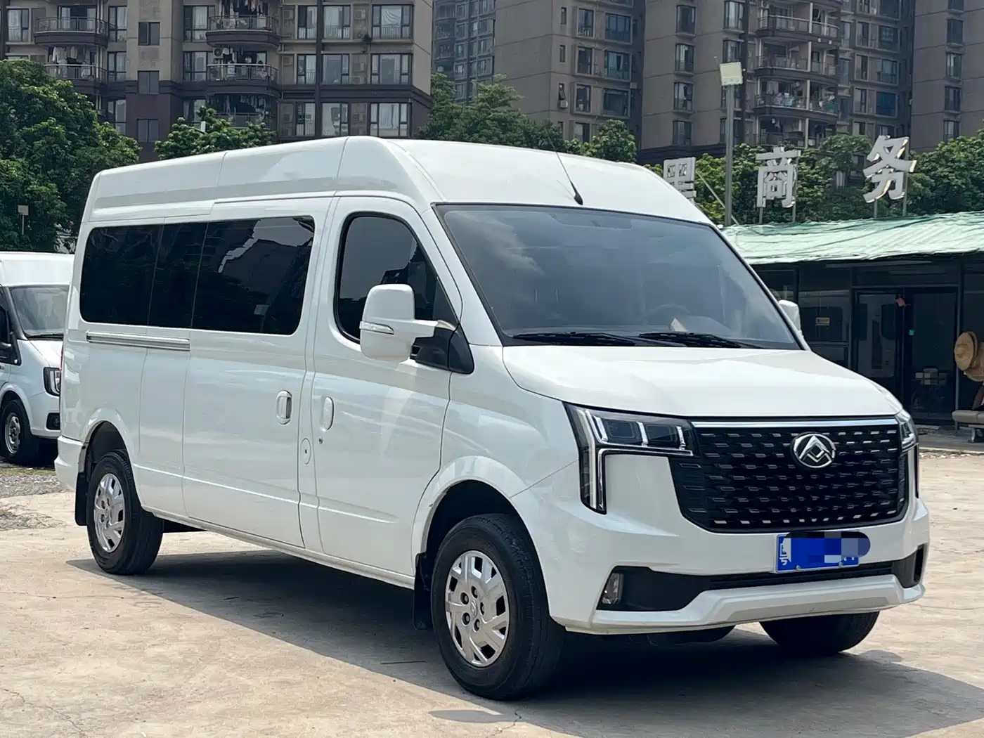 Maxus Xintu V80 2025 2025 PRO Aoyun 2.0T AMT Long Wheelbase Medium Roof 6/7/8/9-Seater
