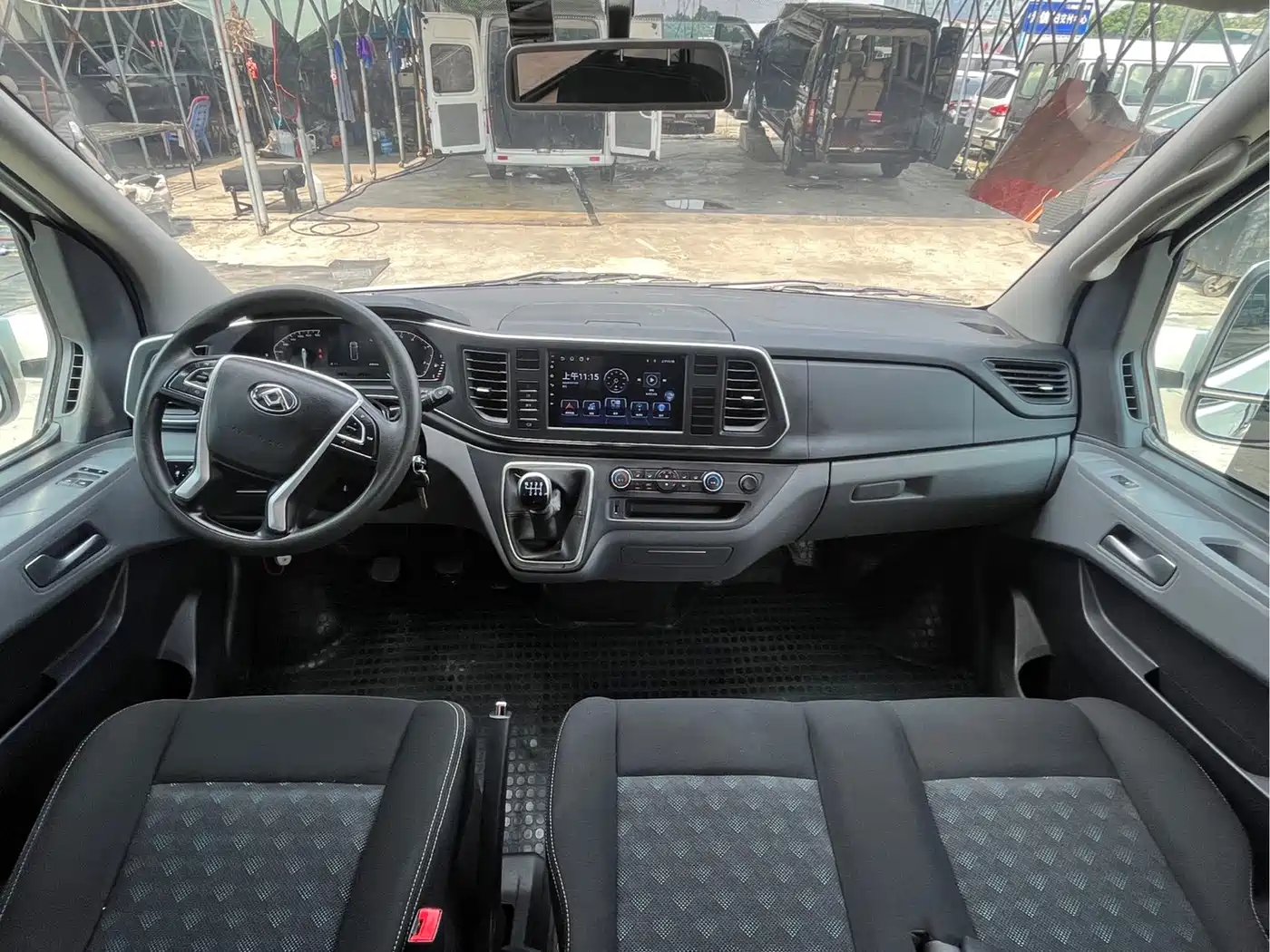 Maxus Xintu V80 2025 2025 PRO Aoyun 2.0T AMT Long Wheelbase Medium Roof 6/7/8/9-Seater