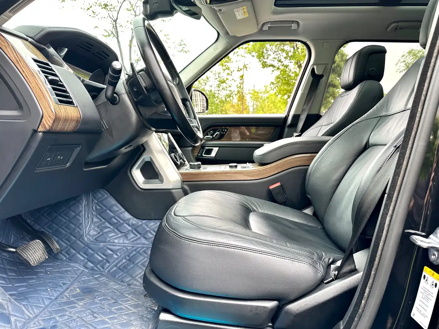 Land Rover Range Rover 2019 3.0 SC V6 Golden Age Edition фото 5