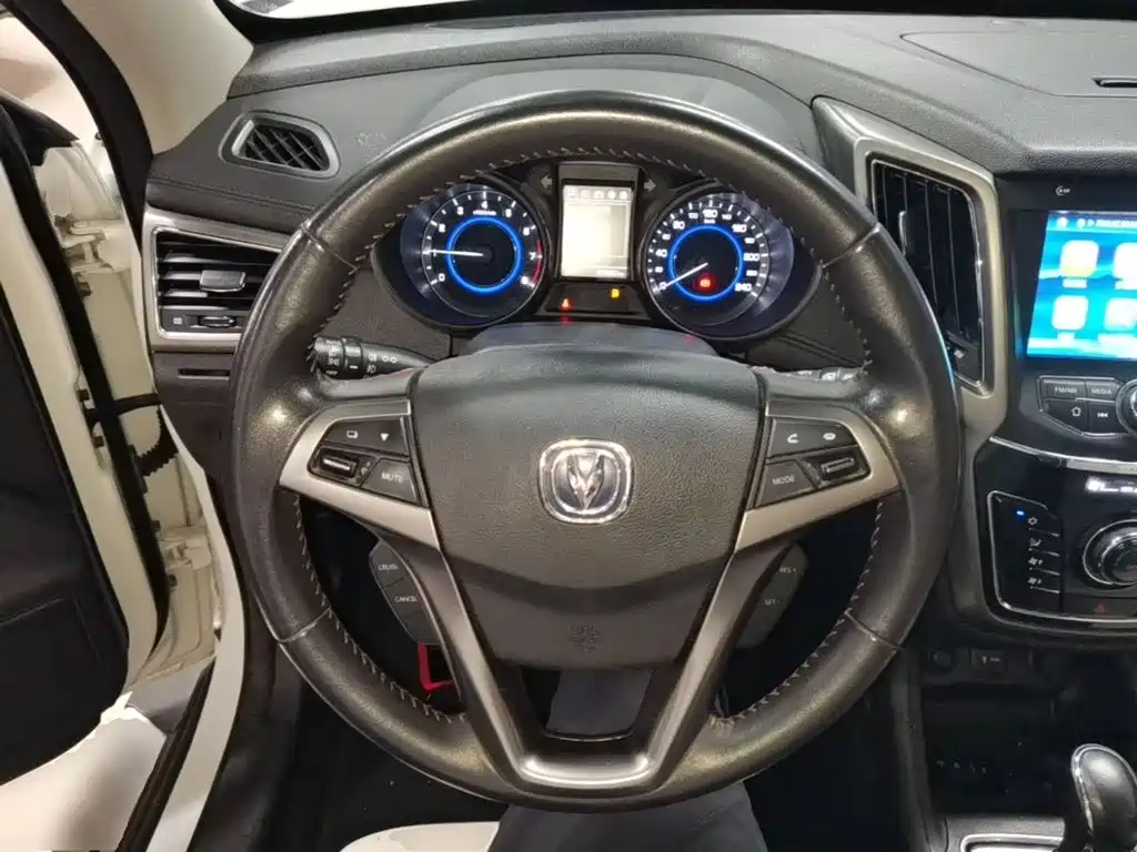 Photo 11 - Changan CS35