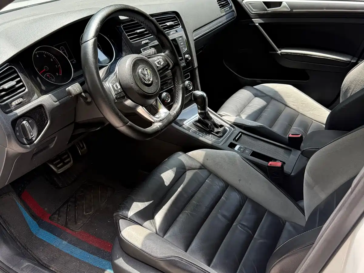Фото 4 - Volkswagen Golf