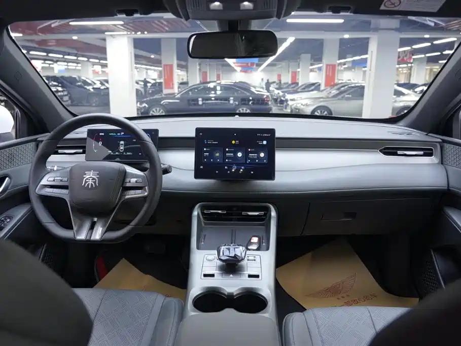 BYD Qin PLUS 2025 DM-i Smart Drive 55KM Leader фото 16