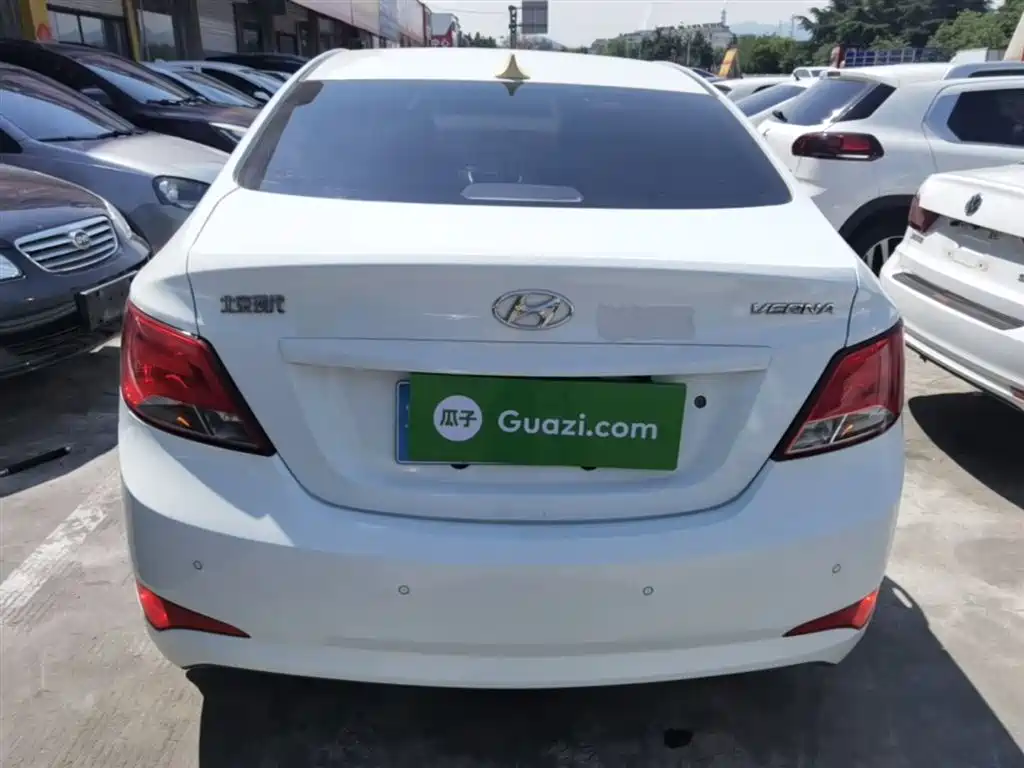 Hyundai Verna 2014 1.4L Manual Smart GLS фото 6