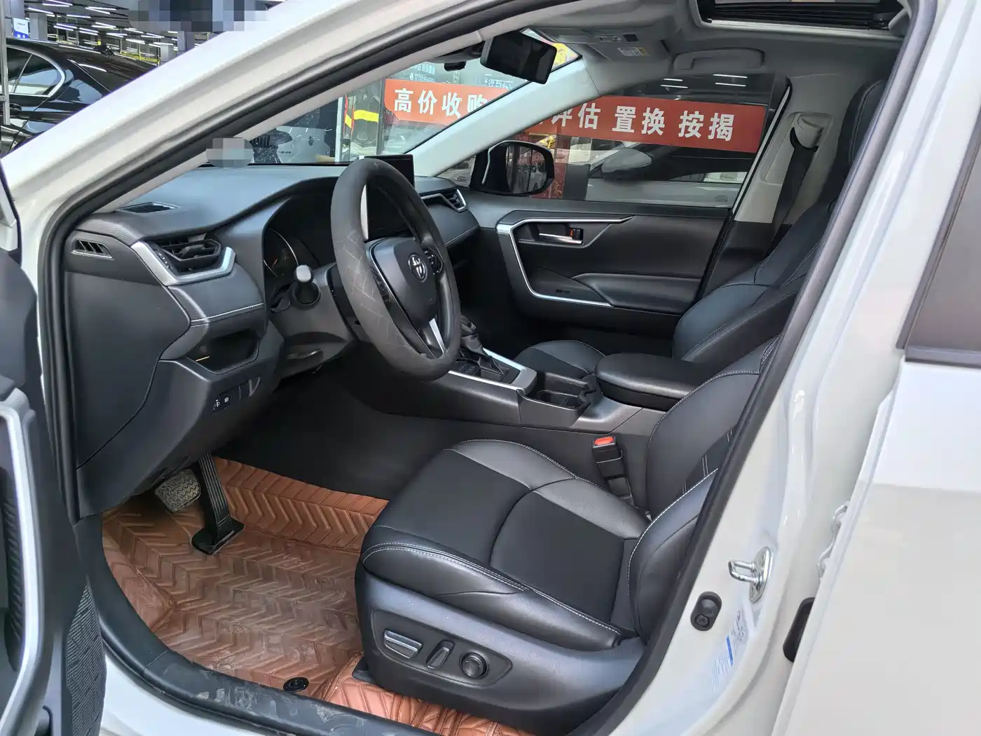 Toyota Wildlander 2020 2.0L CVT AWD Luxury Edition фото 7