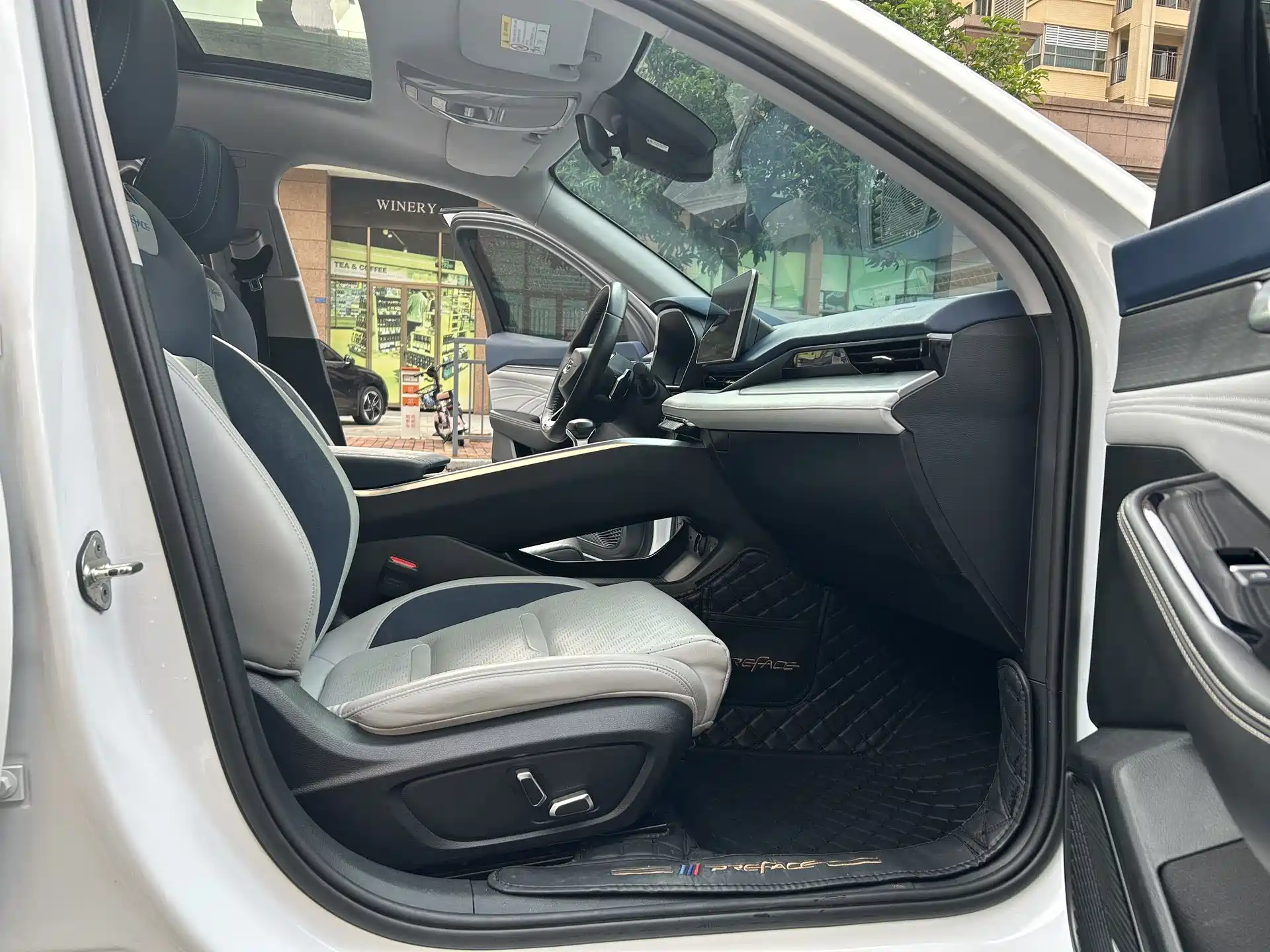 Фото 7 - Geely Preface