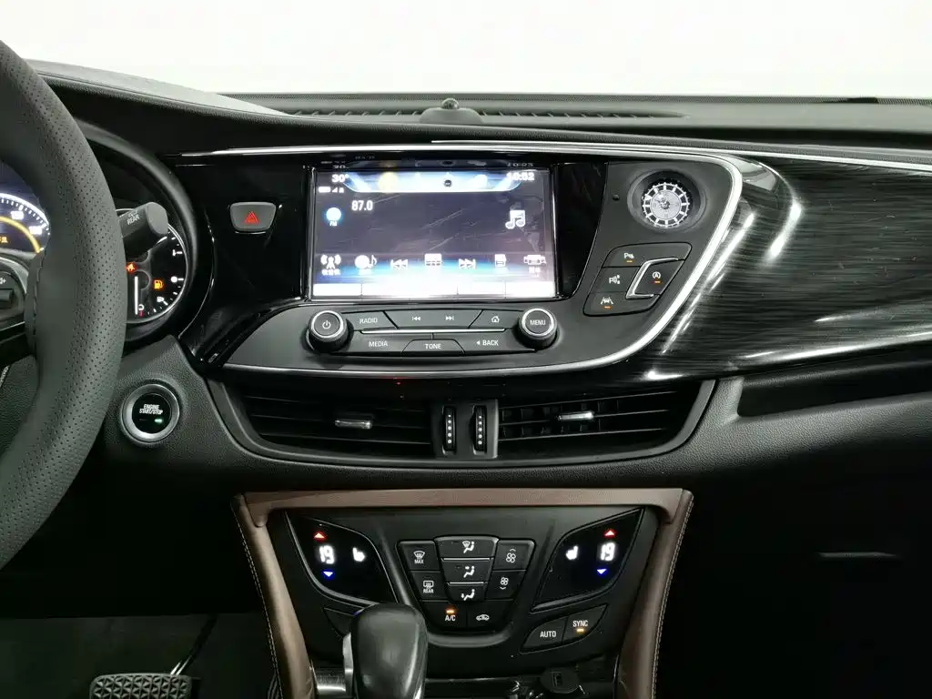 Фото 12 - Buick Envision Plus