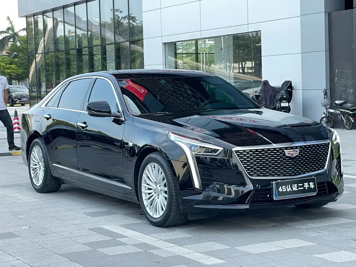 CADILLAC CT6