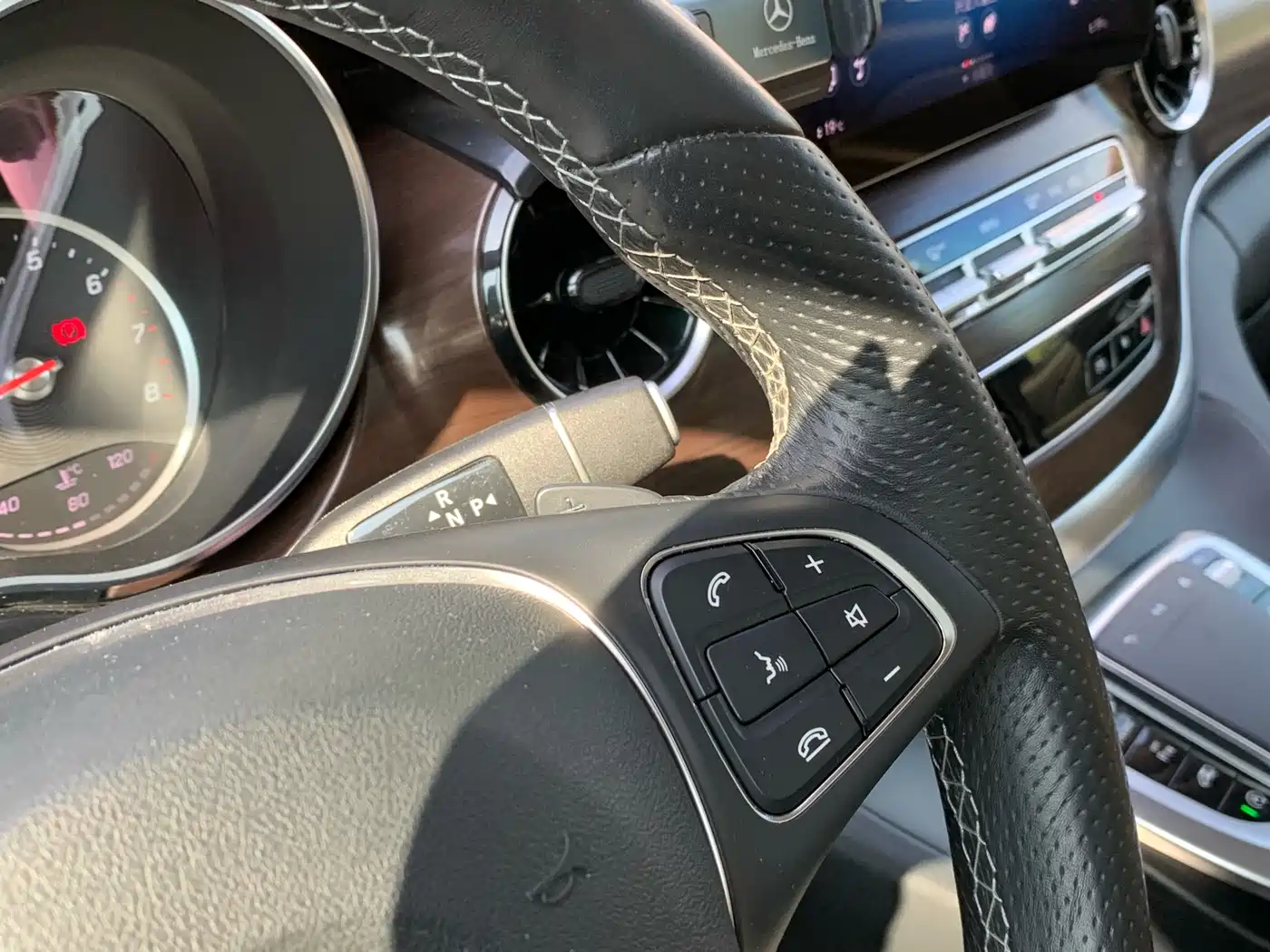 Mercedes-Benz V-Class 2022 V 260 Prestige Edition фото 25
