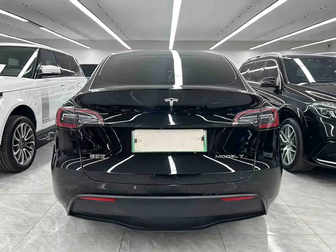 TESLA MODEL Y