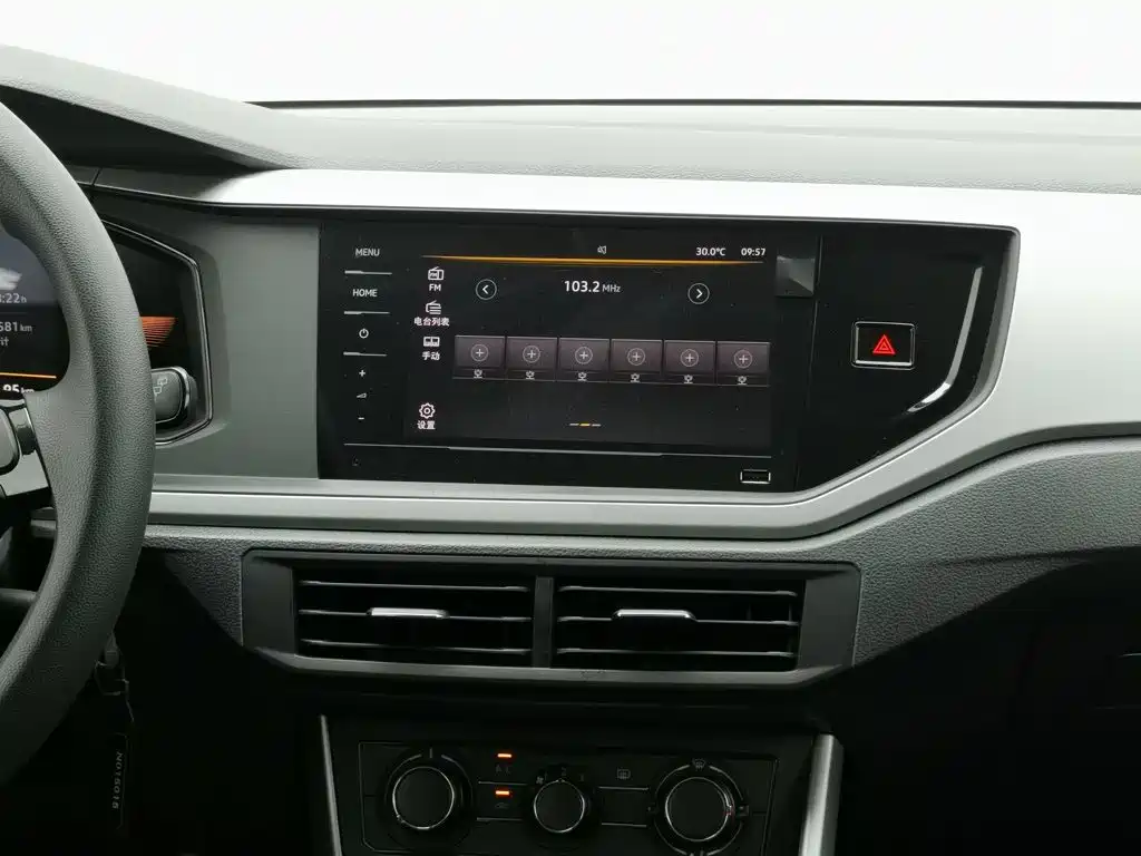 صورة 12 - Volkswagen Polo