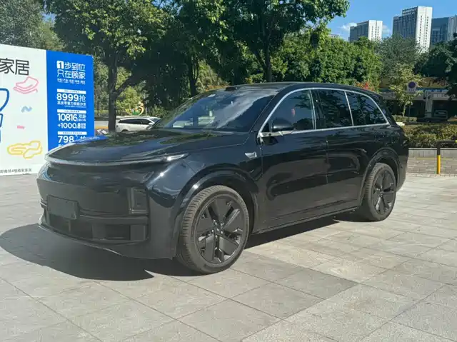 Li Auto Li L8 2025