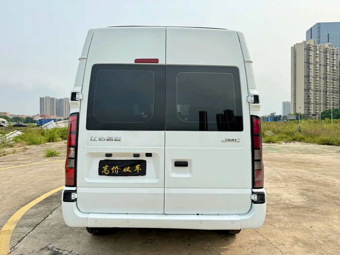 Jiangling JMC Fushun 2025 2025 Model 2.0T 6MT Diesel Short Wheelbase Medium Roof Commercial MPV 5/6 Seats