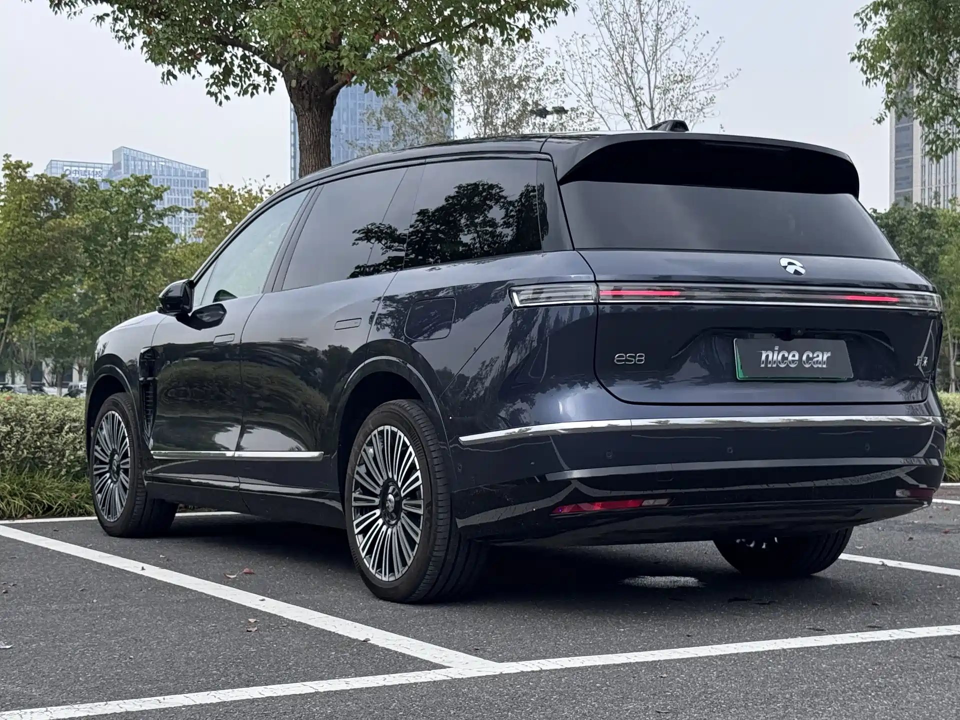 Фото 6 - NIO ES8