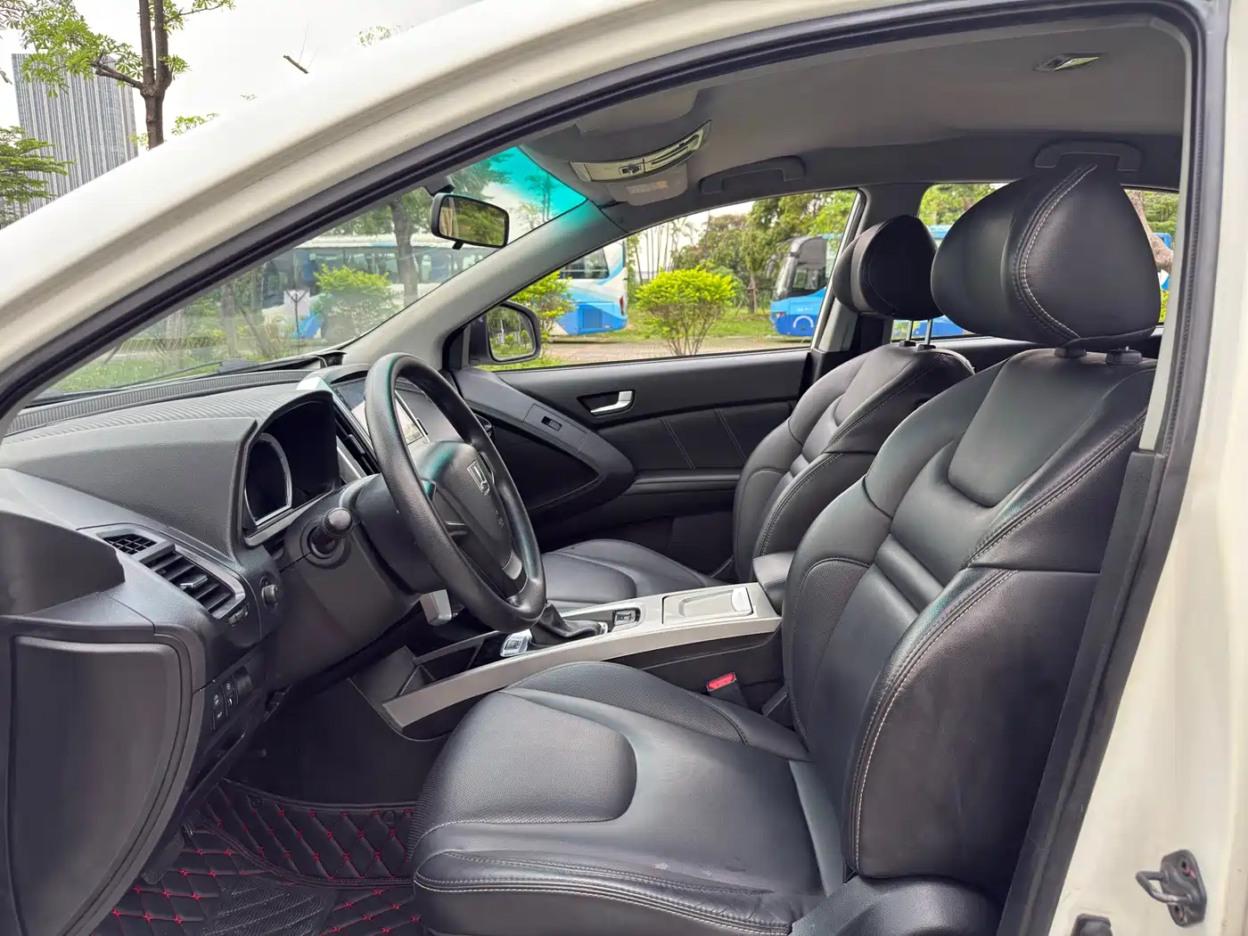 LUXGEN EXCELLENT 6 SUV