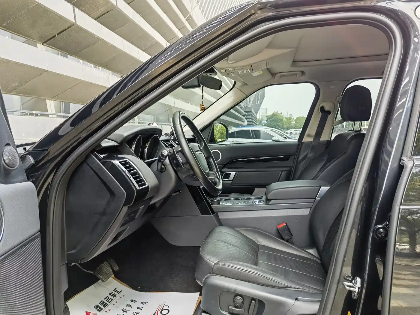 Land Rover Discovery 2018 3.0 SC V6 SE фото 7