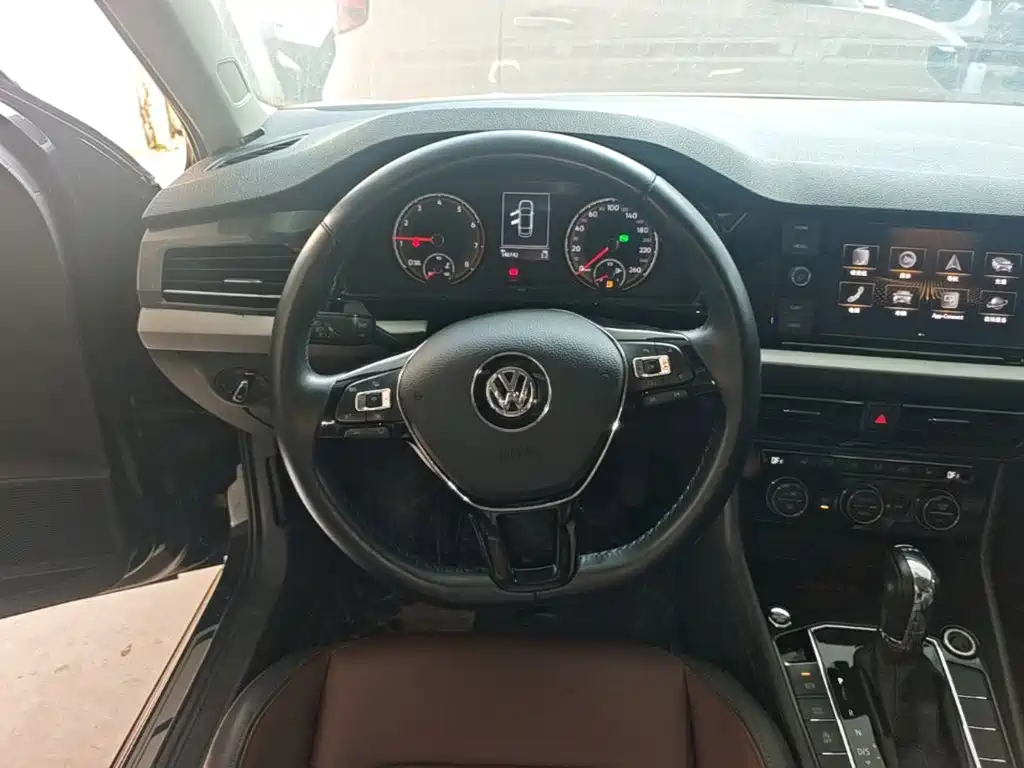 Фото 11 - Volkswagen Lavida