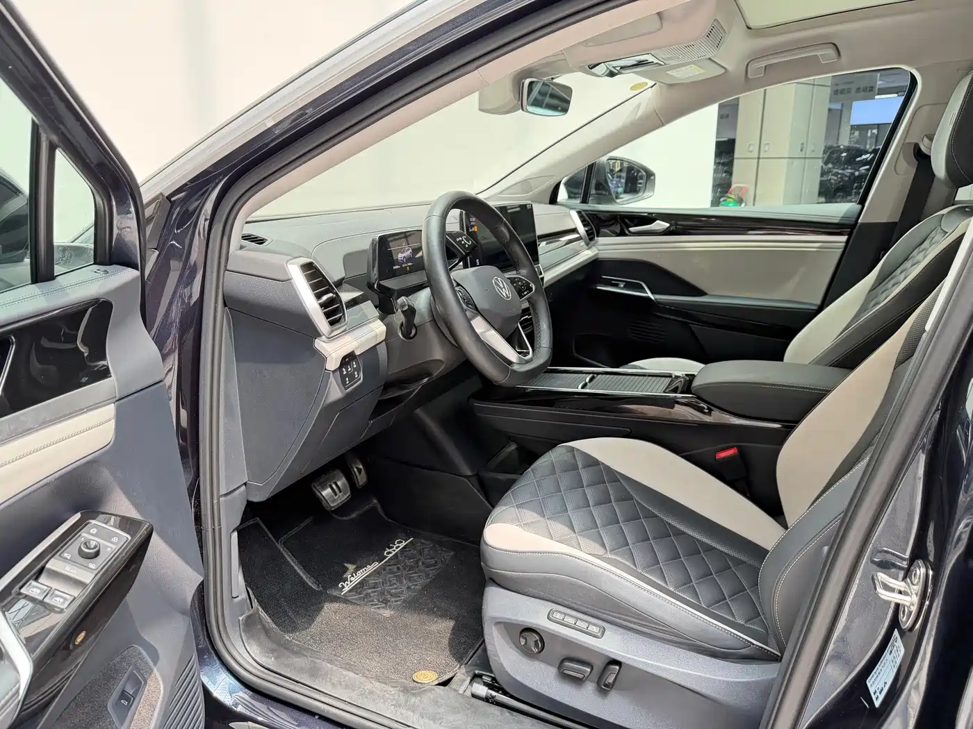 Volkswagen ID.6 CROZZ 2021 2021 Long Range PURE+ Edition