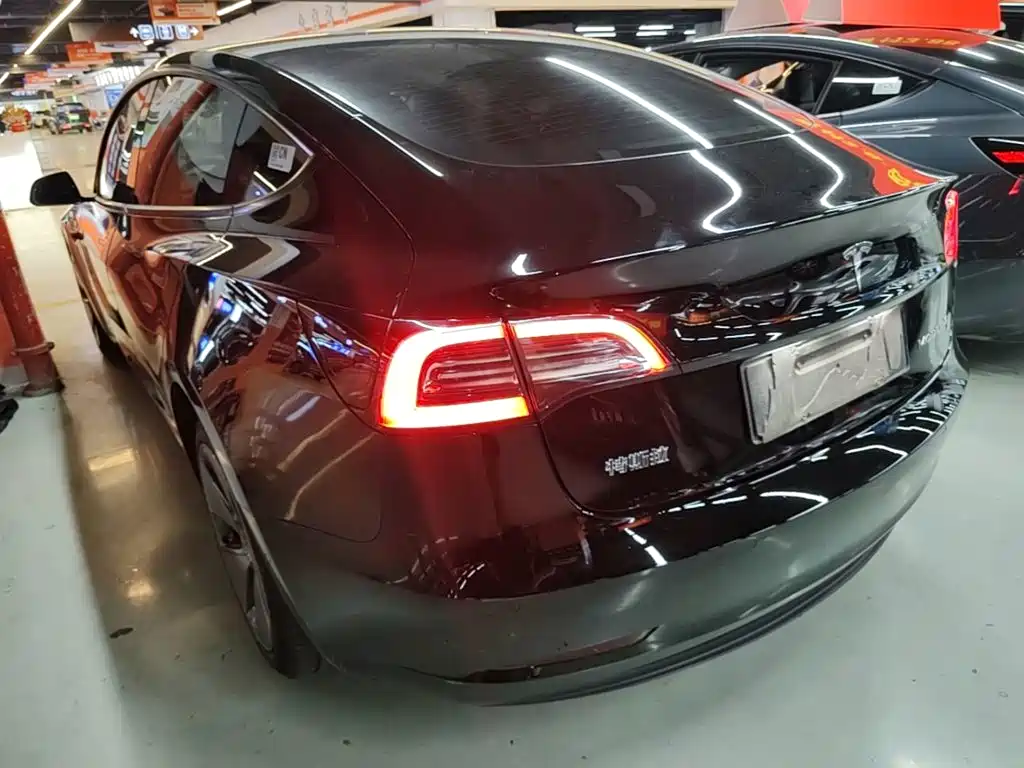 Фото 5 - Tesla Model 3