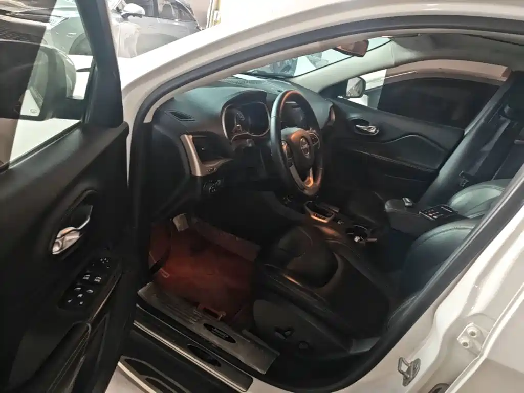 Jeep Cherokee 2018 2017 2.0L Superior Edition
