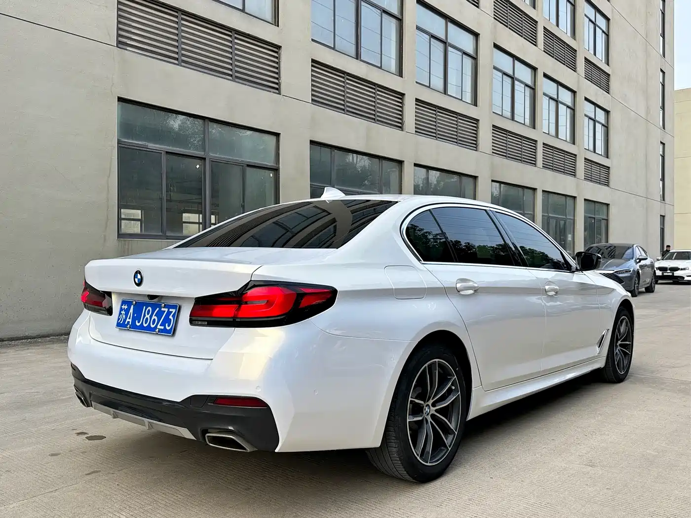 BMW 5 Series 2022 525Li M Sport Package фото 13