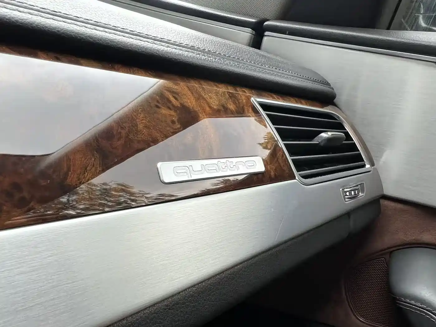 Photo 20 - Audi A8