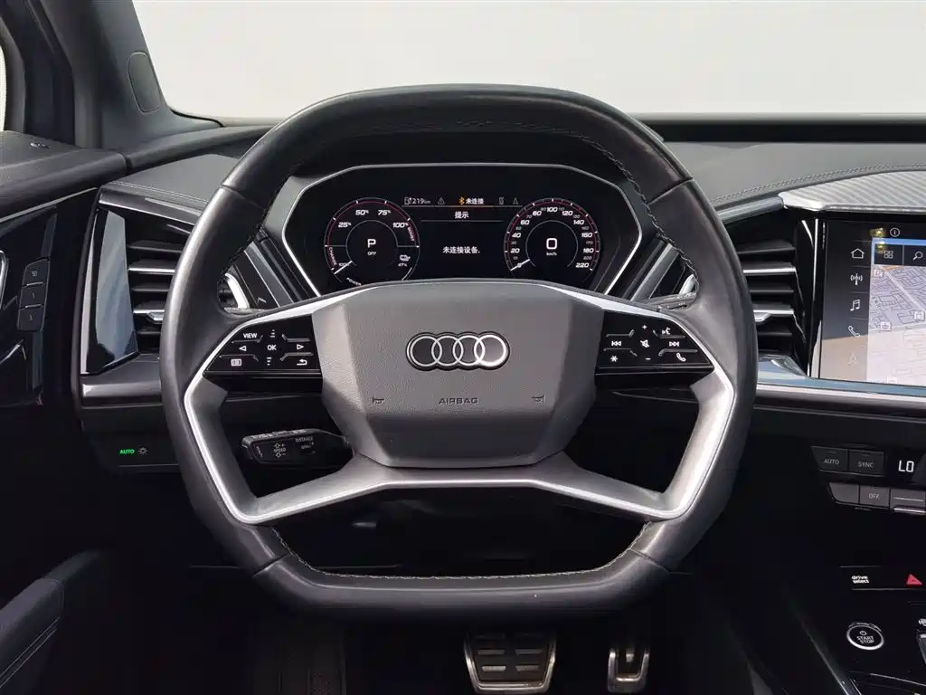 AUDI Q4 E TRON