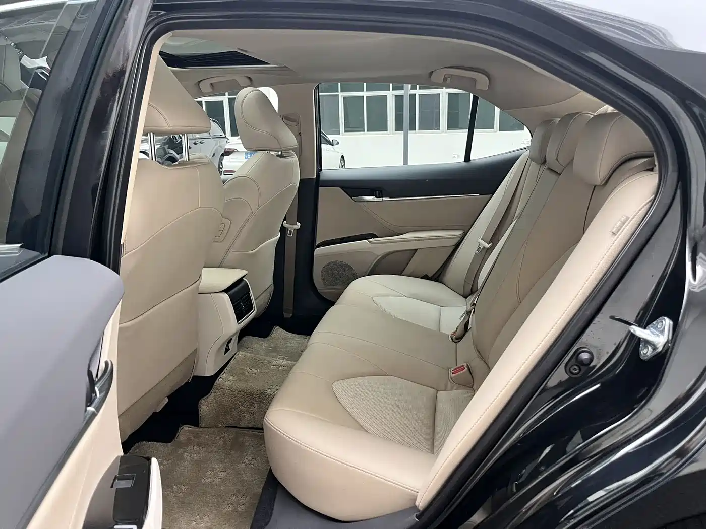Toyota Camry 2023 2.0G Luxury Edition фото 7