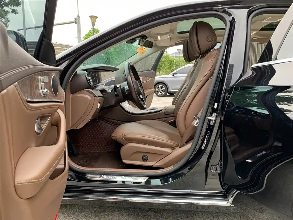 Mercedes-Benz E-Class 2023 E 300 L Fashion фото 13