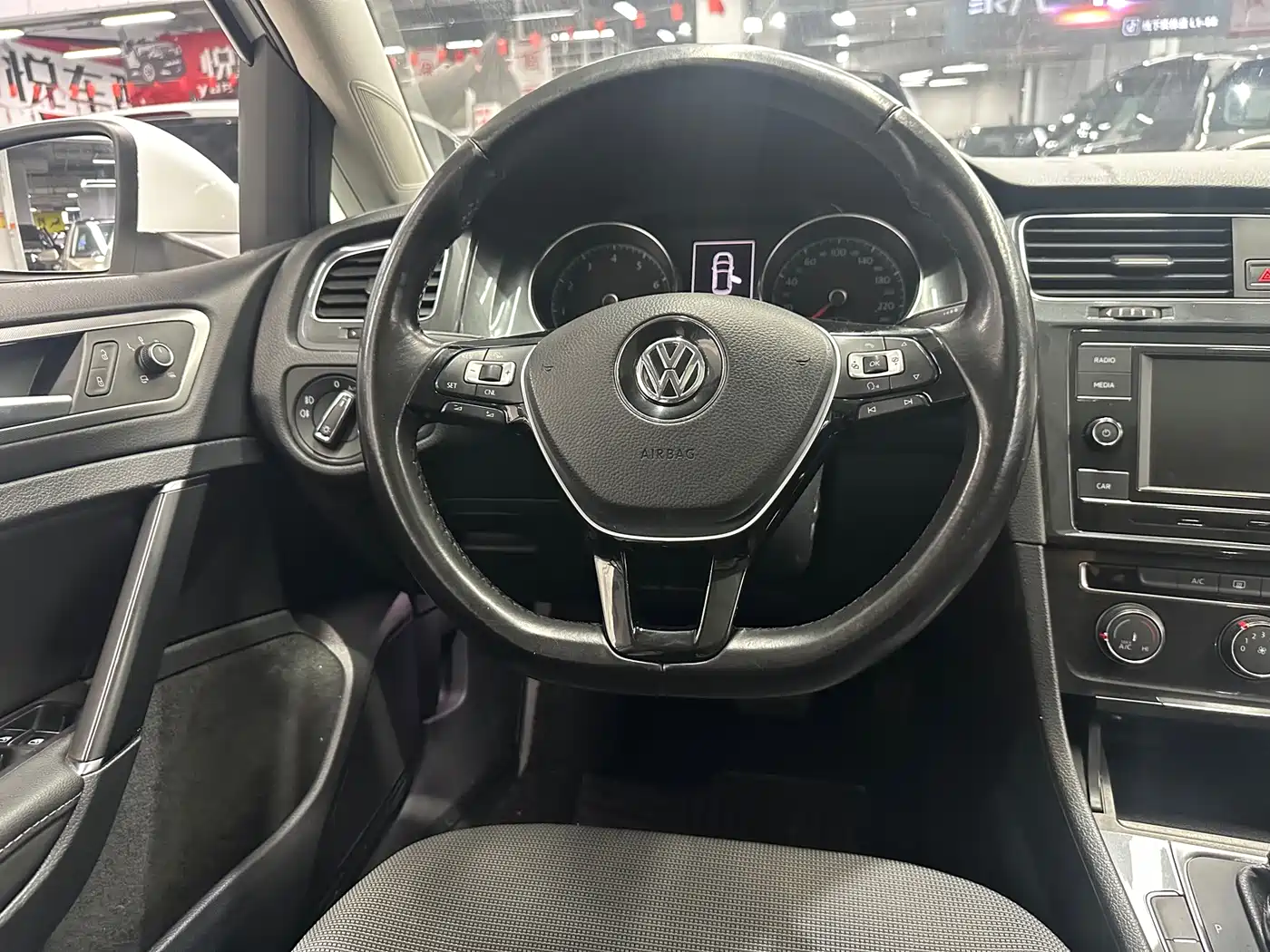 Volkswagen Golf 2018 1.6L Automatic Comfort фото 13