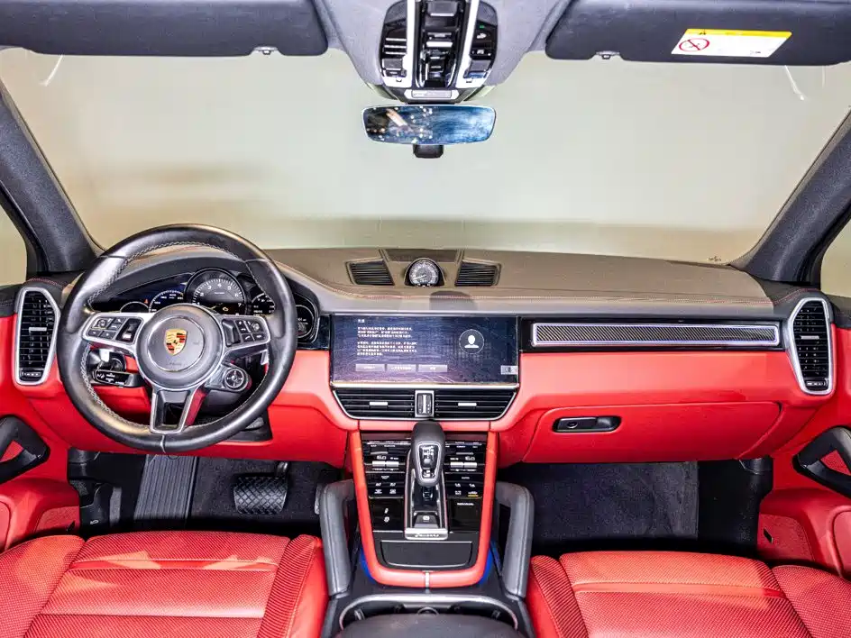 Photo 10 - Porsche Cayenne New Energy