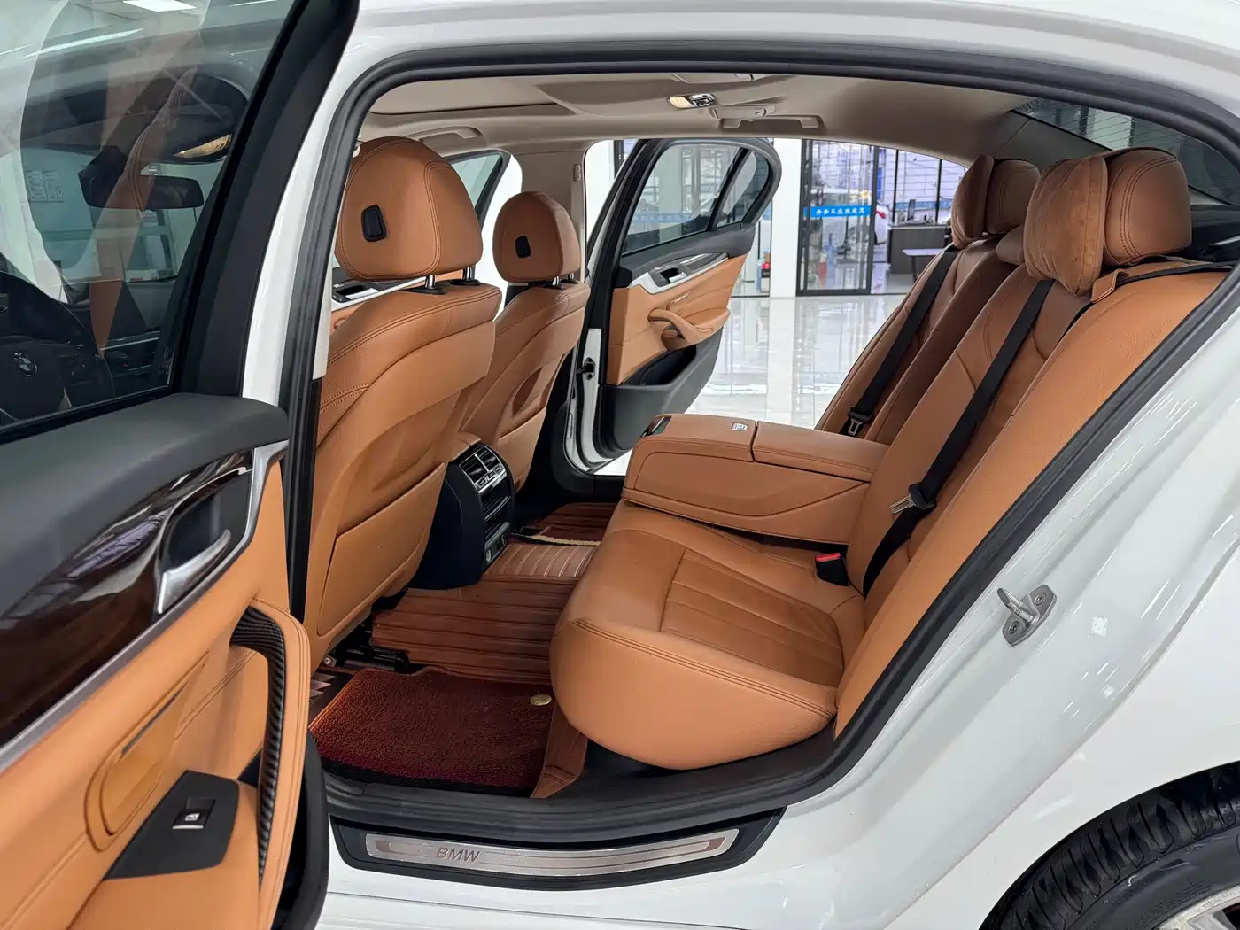BMW 5 Series 2018 528Li Launch Special Edition фото 11