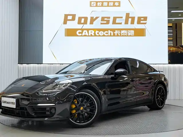 Porsche Panamera 2023